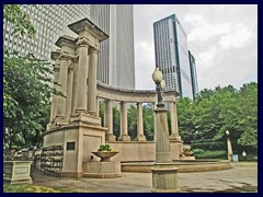 Millennium Park 02 - Millennium Monument, Wrigley Square